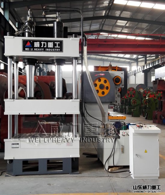 315噸液壓機車間