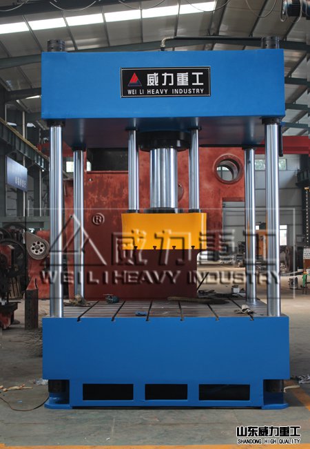 滕州兩梁四柱液壓機車間