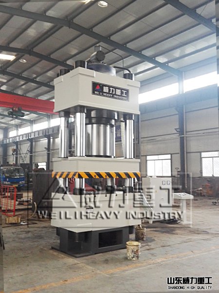 630噸液壓機車間