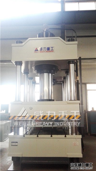 630噸液壓機車間