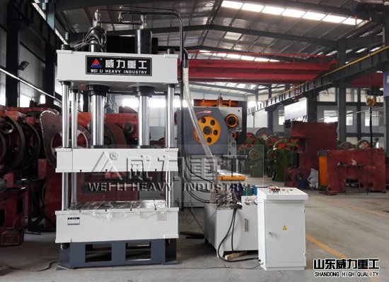 液壓機廠家車間