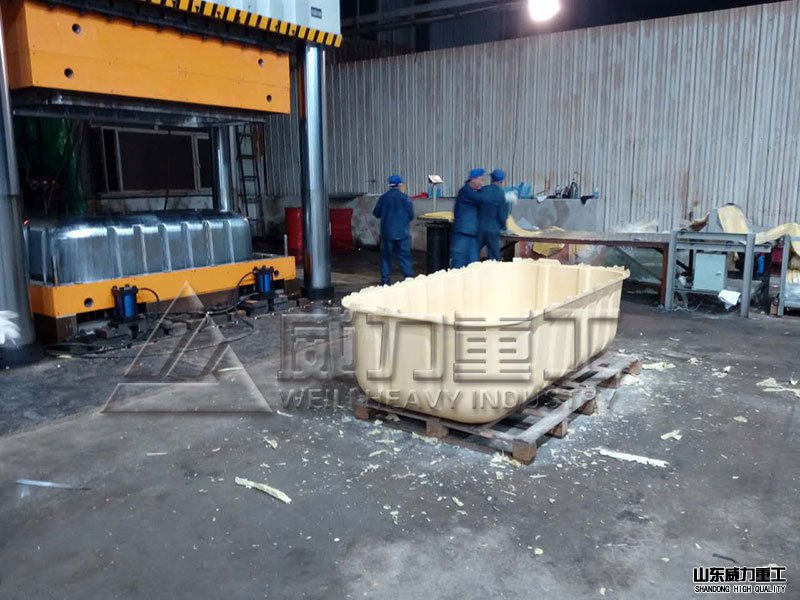 2500噸玻璃鋼化糞池液壓機(jī)