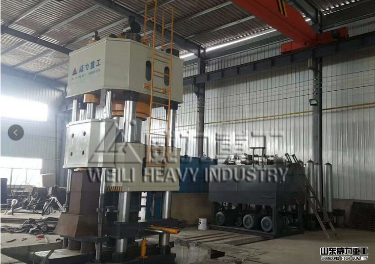 800噸液壓機車間