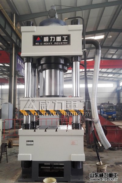 800噸液壓機車間