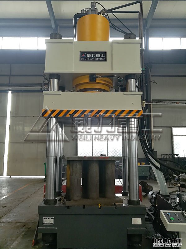 630噸液壓機(jī)車間