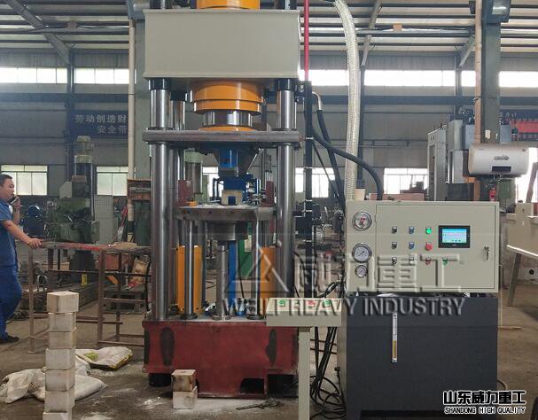 <b>200噸鹽磚成型液壓機(jī)</b> <b>200噸鹽磚成型液壓機(jī)</b>