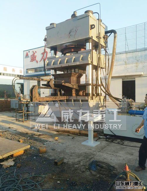 2000噸液壓機車間