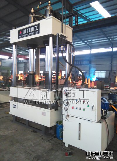 315噸雙缸液壓機車間