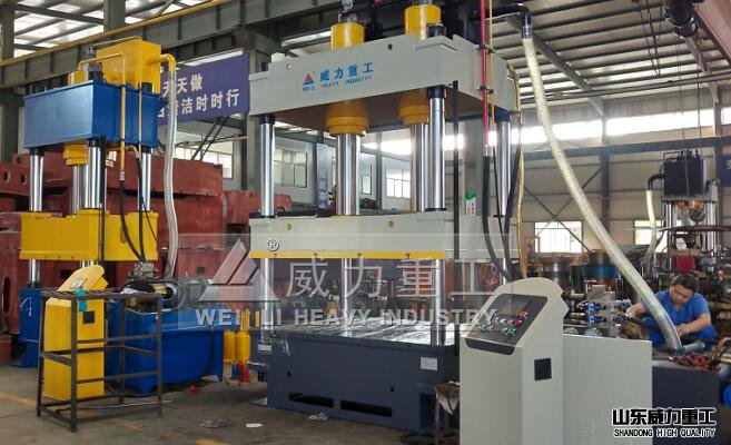 315噸液壓機車間