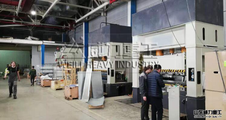 500噸框架式液壓機(jī)