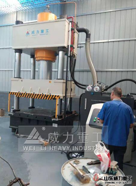 500噸拉伸液壓機帶伺服系統