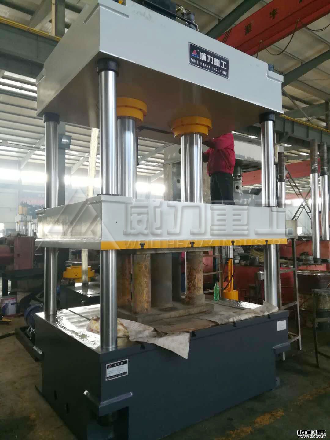 315噸液壓機車間