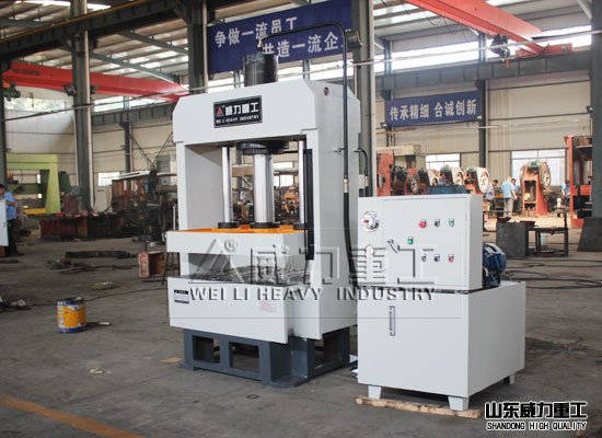 100噸龍門液壓機(jī)