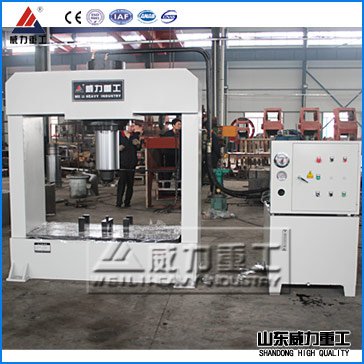 200噸龍門液壓機