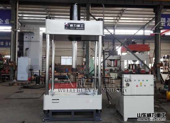 200噸二兩四柱液壓機