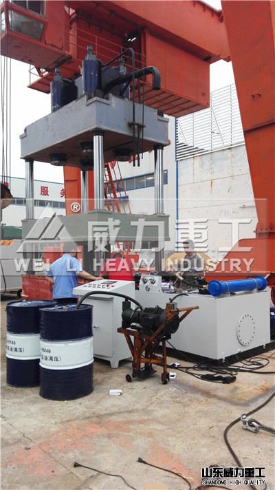 500噸四柱液壓機圖片