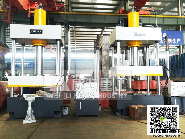 液壓機廠家車間