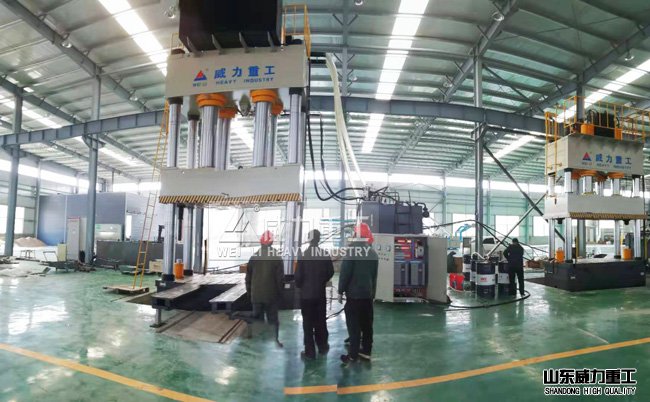 2000T、1000T化糞池液壓機(jī)萊蕪客戶現(xiàn)場