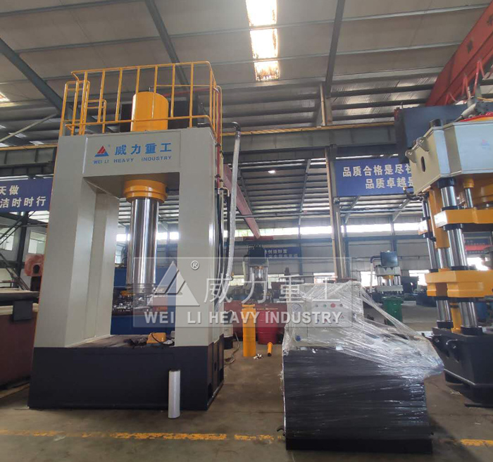 山東威力重工500噸液壓機生產車間