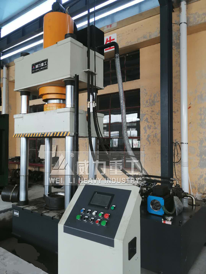 500噸液壓機(jī)車間試機(jī)安裝