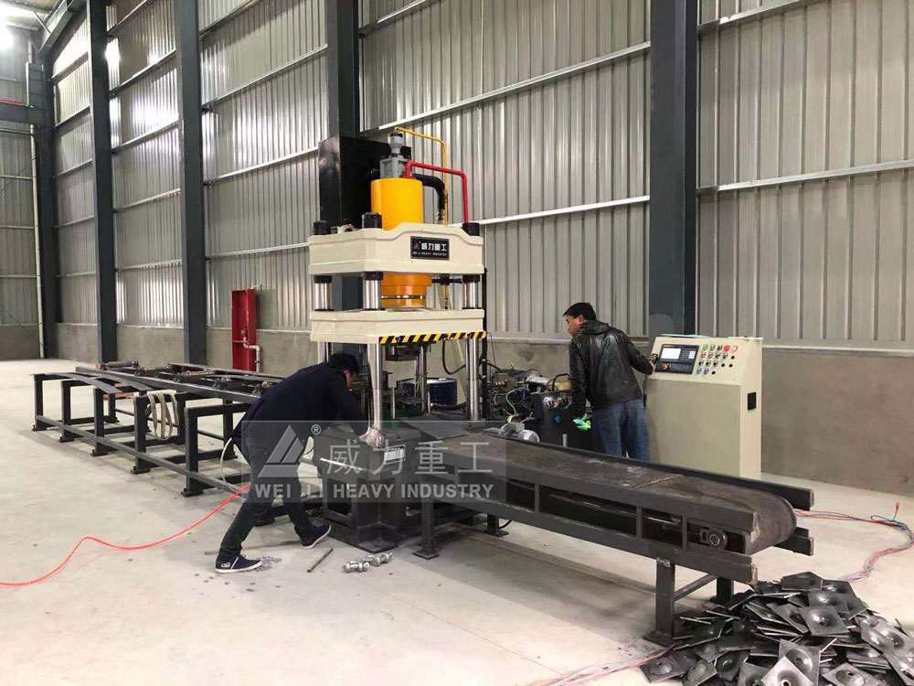 沖壓錨桿托盤315噸液壓機生產線