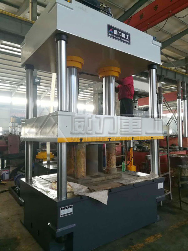 金屬彩石瓦專用四柱液壓機