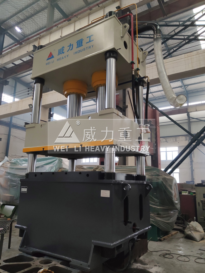 山東威力重工電池外殼液壓機