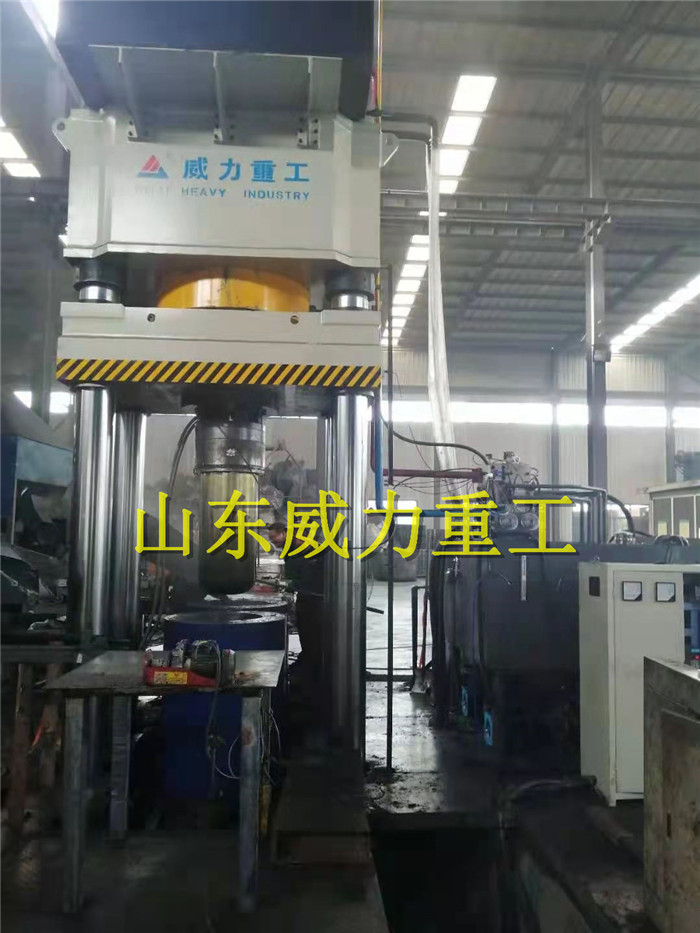 1000噸熱壓坩堝液壓機(jī)