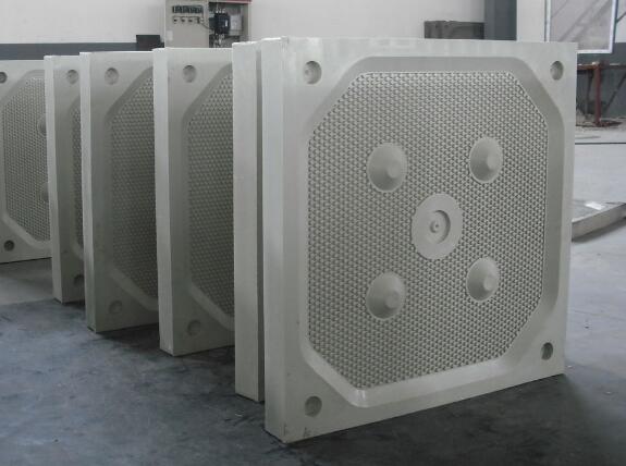 液壓機(jī)壓制濾板成品