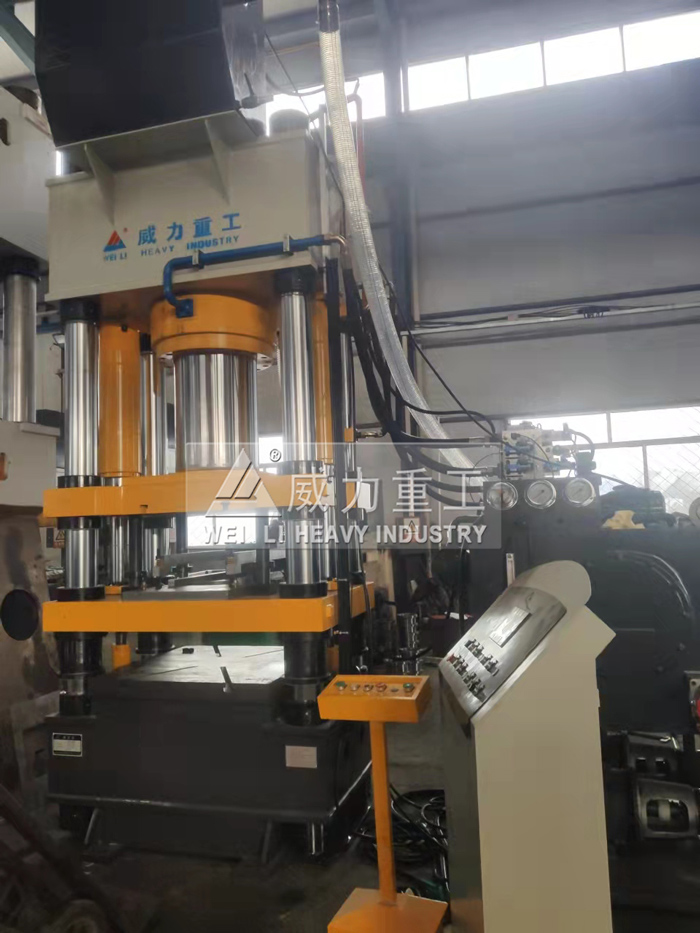 山東威力重工四梁四柱粉末液壓機