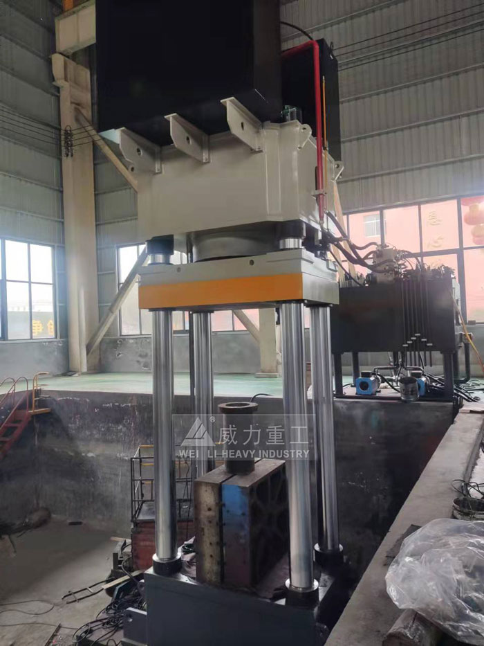 2000噸熱壓石墨坩堝專用液壓機(jī)