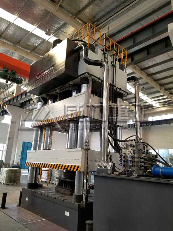 坩堝液壓機(jī)一次成型