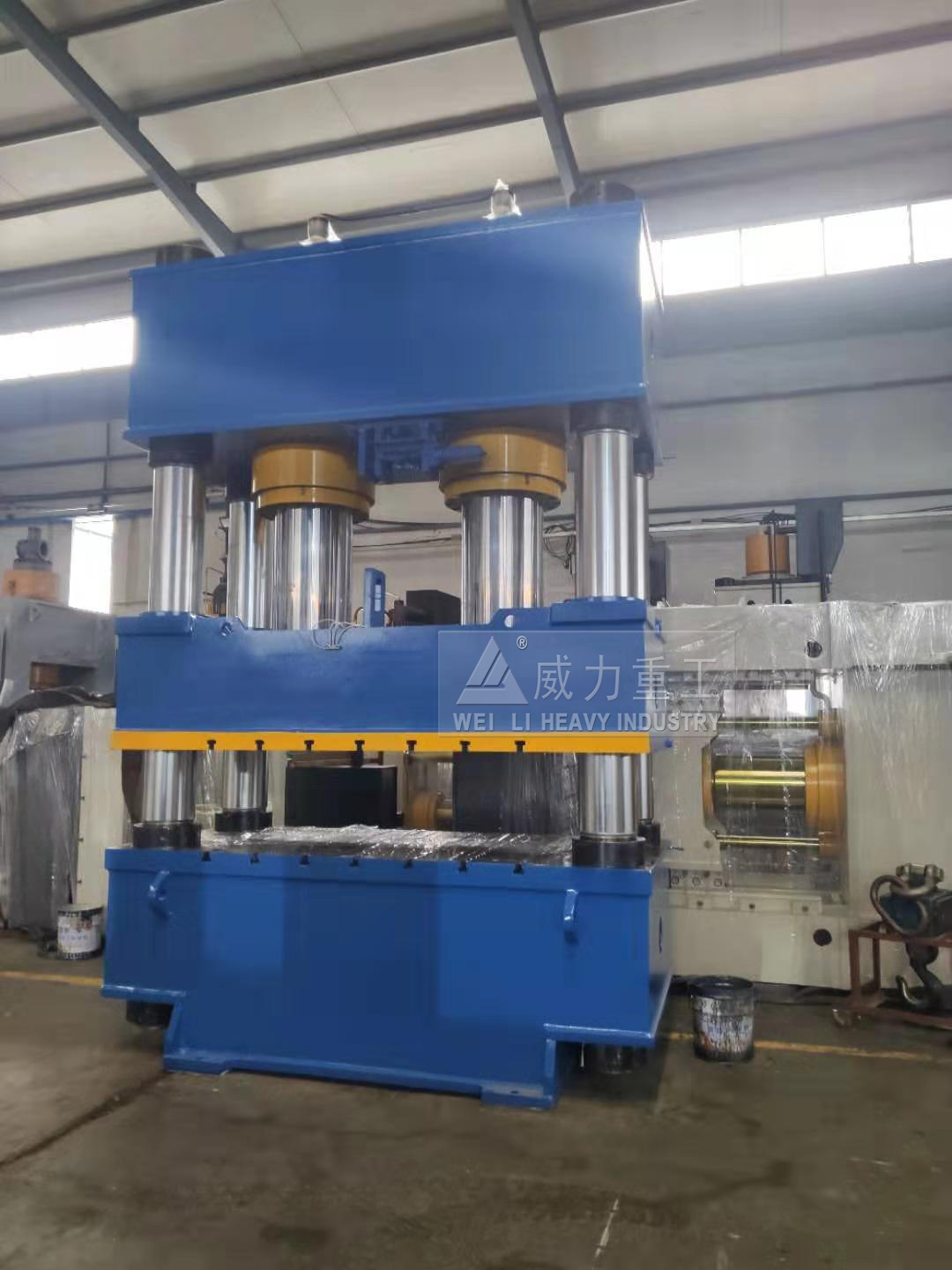 定制大工作臺(tái)面集裝箱側(cè)板液壓機(jī)