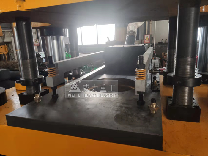 陶瓷粉末液壓機加工車間