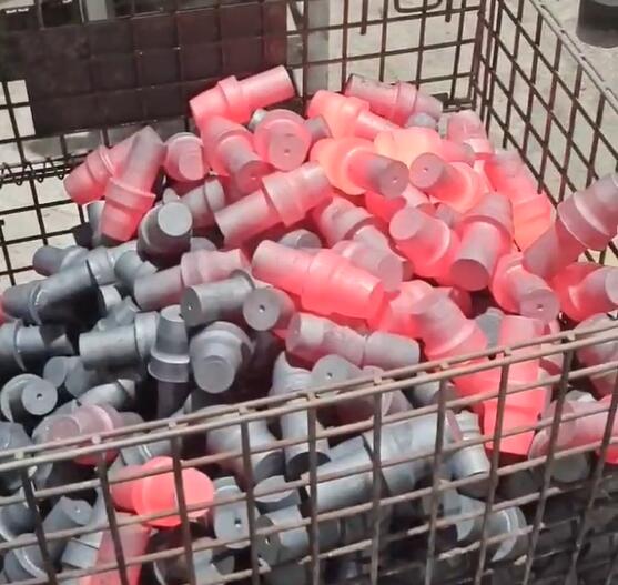 四柱液壓機鍛造截齒成品