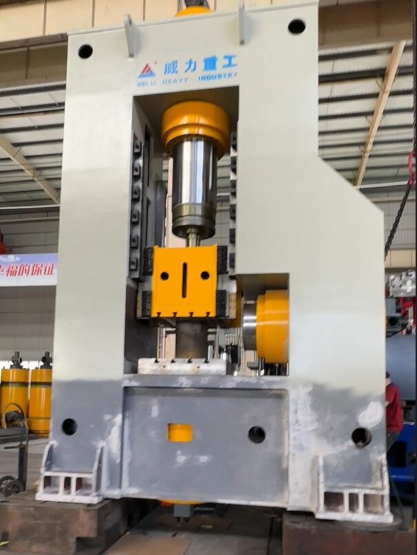 多功能框架式液壓機